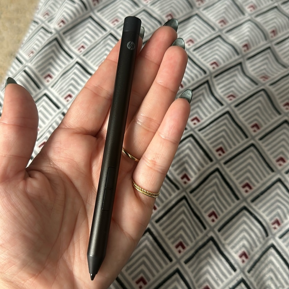 Hp stylus never been used didn’t work for my tablet but don’t have box.